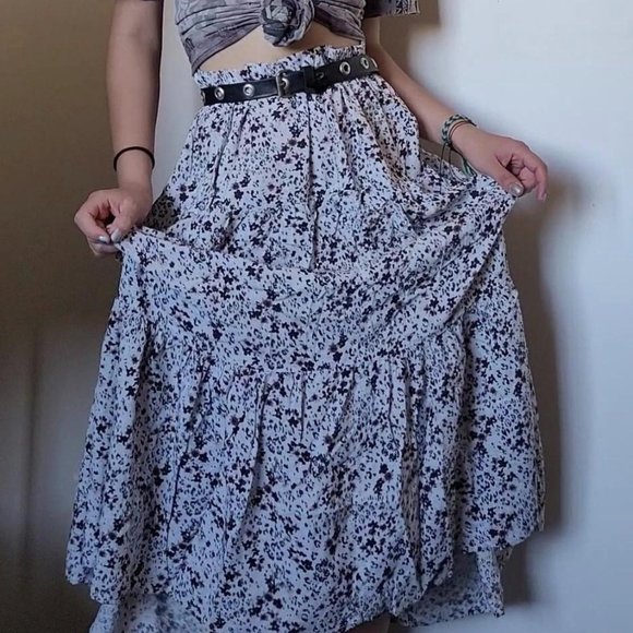beachlunchlounge Dresses & Skirts - BeachLunchLounge Floral flowy Maxi Skirt